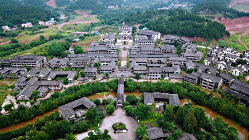 投资数十亿占地近600亩的黄峨古镇空无一人,十分凄凉