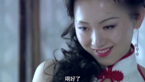 女特工一招美人计,迷得长官晕头转向,竟连重要的会议都能迟到