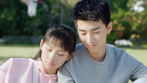 满满喜欢你:顾小满假装看书,结果不小心睡着,左岸立马偷亲