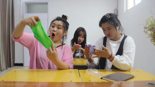 胖芸儿教同桌玩无硼砂泥,没想泥质量太差玩不了,整个过程太逗了