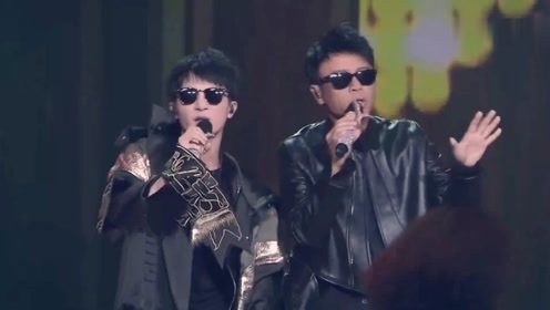 周深,李克勤合唱《野狼disco,这也太好听了吧!