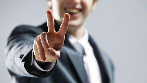 不知道可别乱比划"v"字手势在美国文化,可是表达了特别含义!
