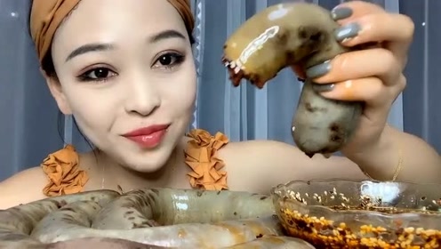 路边偶遇美女小姐姐,看到她的身姿,我承认我恋爱了!