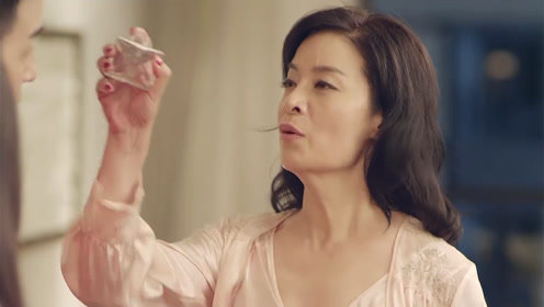 男保姆对富婆暗生情愫,没想到富婆坦诚相待,两人一拍即合